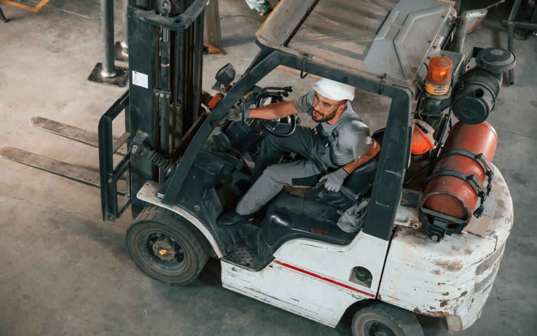 Jakie komponenty elektroniki wózków widłowych najczęściej wymagają wymiany?