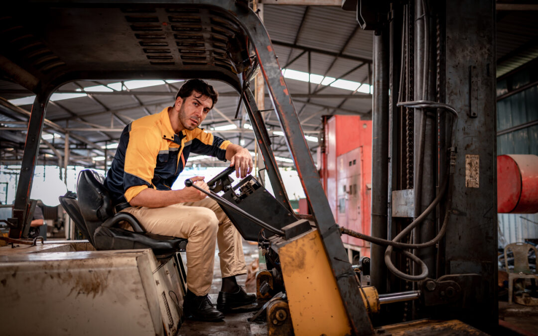 Najczęstsze przyczyny unieruchomienia wózka widłowego i jak im zapobiegać