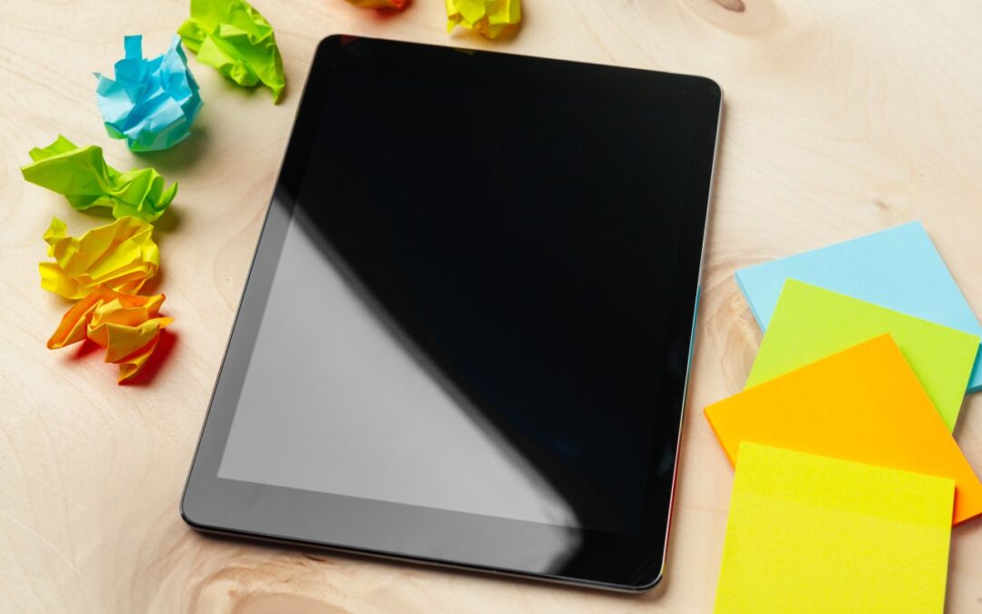 Jak rozszerzyć możliwości tabletu? Akcesoria przydatne w pracy i nauce